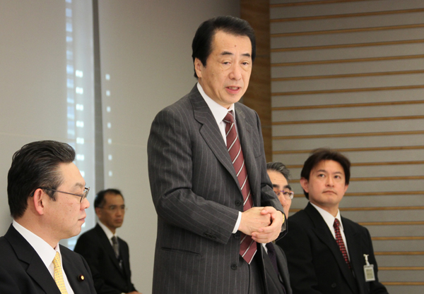 HTLV-1特命チーム会合であいさつする菅総理2