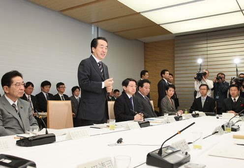 地域主権戦略会議であいさつする菅総理1