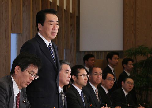 食と農林漁業の再生実現会議幹事会であいさつする菅総理２