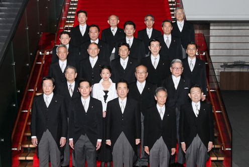 初閣議後の記念撮影2