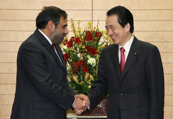 シャルマ・インド商工相の表敬を受ける菅総理1