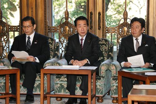 総合海洋政策本部会合であいさつする菅総理1