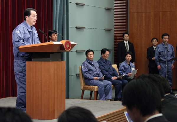 国民の皆様へメッセージを発する菅総理1