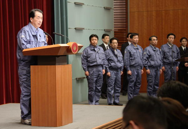 国民の皆様へメッセージを発する菅総理1