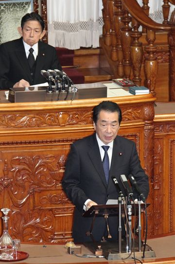 参議院本会議で決議への所信を述べる菅総理3