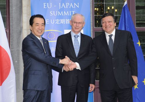 日・ＥＵ定期首脳協議に臨む菅総理