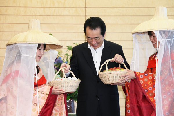 紀州梅の会による表敬を受ける菅総理1