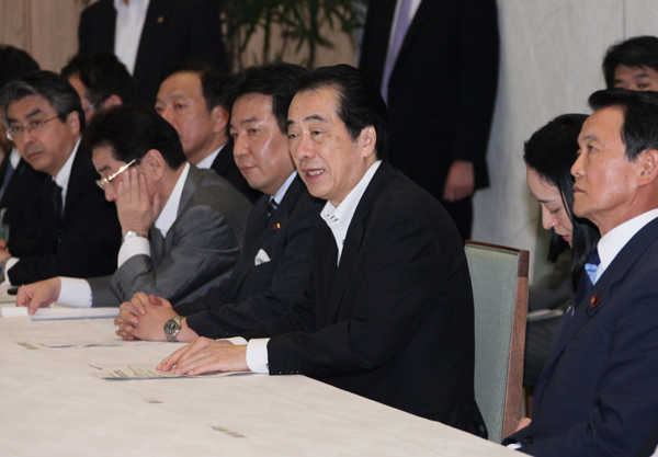 日韓・韓日協力委員会の表敬を受ける菅総理２