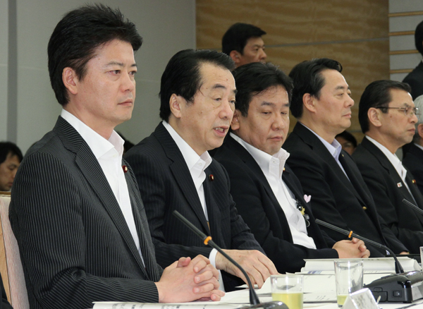 新成長戦略実現会議であいさつする菅総理1