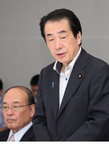 政府・連合トップ会談で挨拶する菅総理１