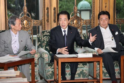 二重債務問題に関する関係閣僚会合であいさつする菅総理1