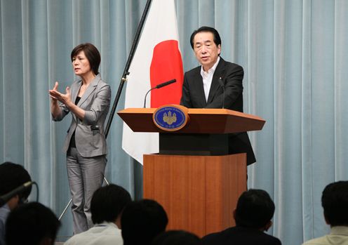 記者会見を行う菅総理１