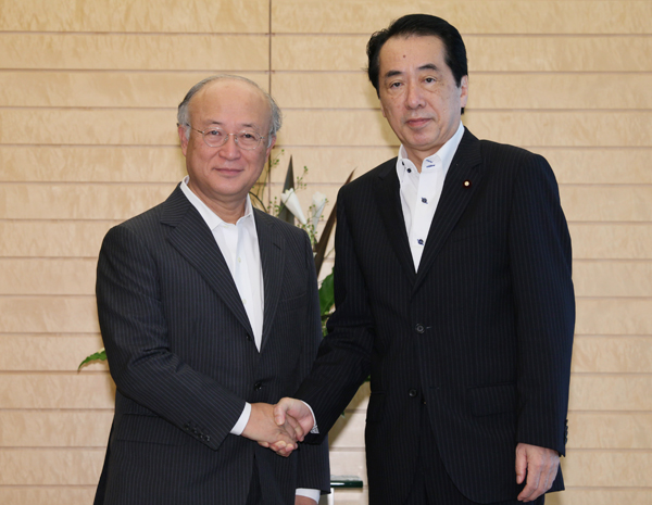 天野国際原子力機関(IAEA)事務局長により表敬を受ける菅総理1