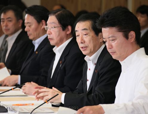 食と農林漁業の再生実現会議であいさつする菅総理1