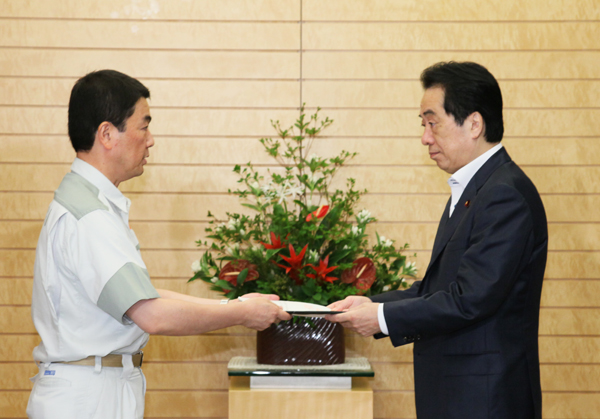 宮城県知事等による要望を受ける菅総理1