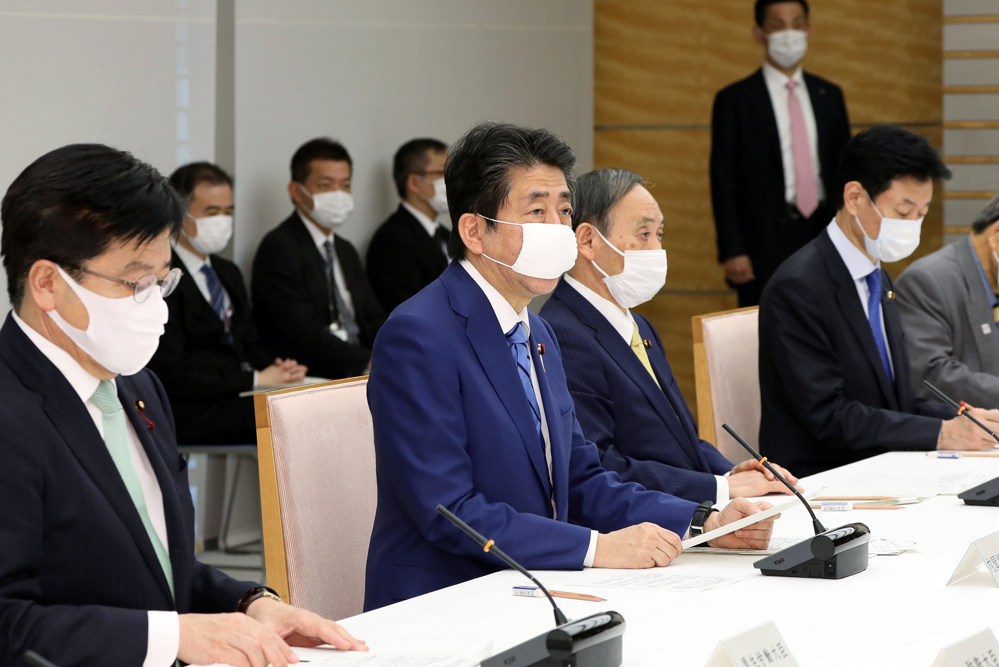 発言する安倍総理7